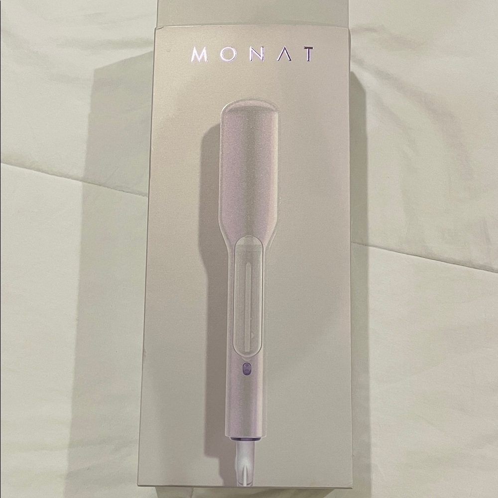 Monat Hair Styling Tool in White Shimmer